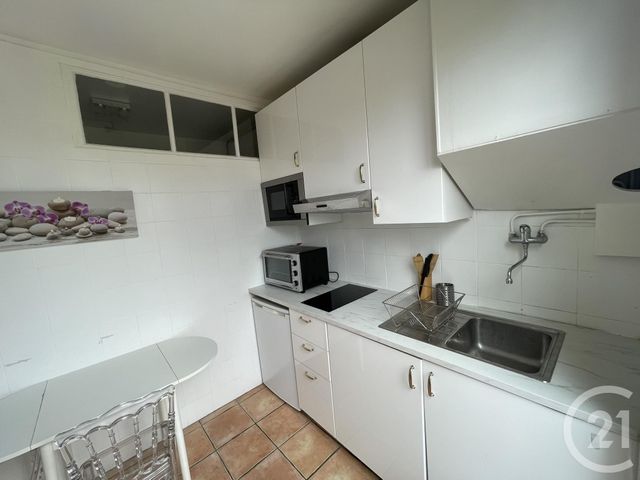 Afficher la photo en grand Appartement F1 à louer - 1 pièce - 27.0 m2 - PARIS - 75018 - ILE-DE-FRANCE - Century 21 L'Ami Immobilier Conseil