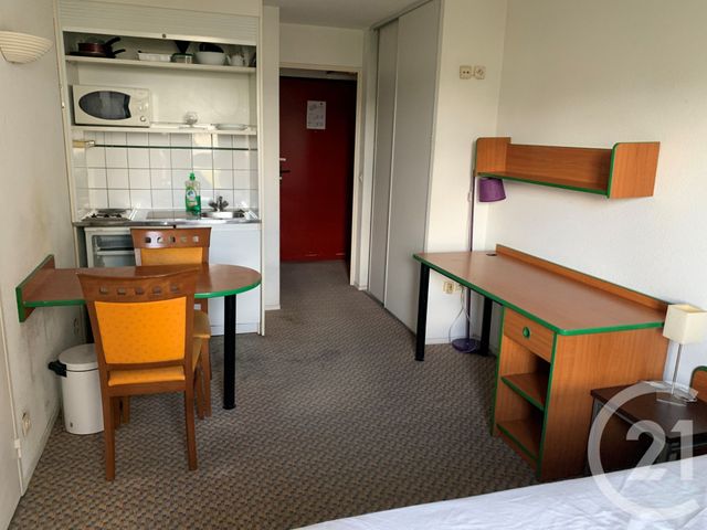 Appartement Studio à louer COURBEVOIE
