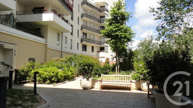 Appartement F2 à louer - 2 pièces - 50.68 m2 - BOIS COLOMBES - 92 - ILE-DE-FRANCE - Century 21 L'Ami Immobilier Conseil