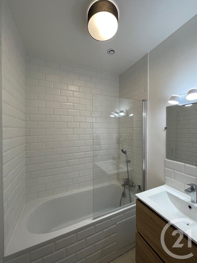 Appartement à vendre - 3 pièces - 36.56 m2 - COURBEVOIE - 92 - ILE-DE-FRANCE - Century 21 L'Ami Immobilier Conseil