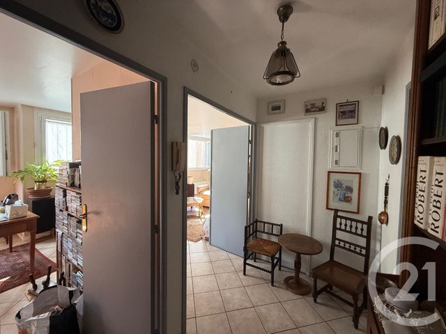 Appartement F4 à vendre - 5 pièces - 83.61 m2 - GENNEVILLIERS - 92 - ILE-DE-FRANCE - Century 21 L'Ami Immobilier Conseil