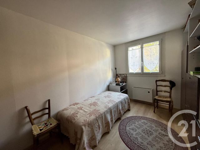 Appartement F4 à vendre - 5 pièces - 83.61 m2 - GENNEVILLIERS - 92 - ILE-DE-FRANCE - Century 21 L'Ami Immobilier Conseil