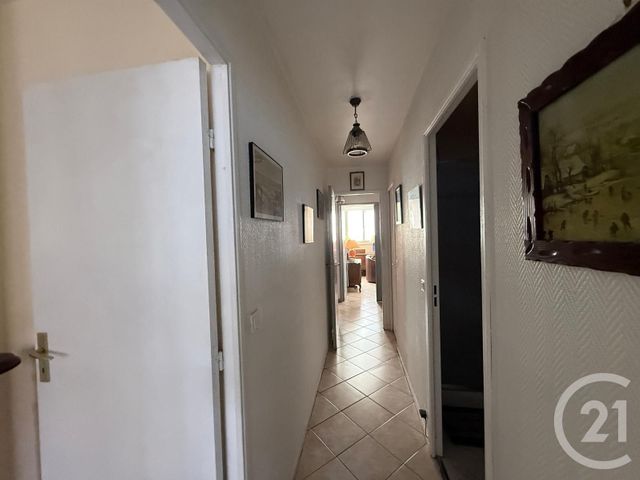 Appartement F4 à vendre - 5 pièces - 83.61 m2 - GENNEVILLIERS - 92 - ILE-DE-FRANCE - Century 21 L'Ami Immobilier Conseil