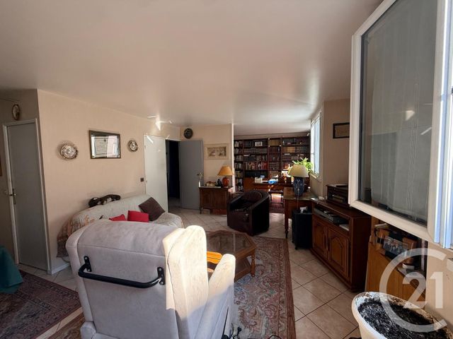 Appartement F4 à vendre - 5 pièces - 83.61 m2 - GENNEVILLIERS - 92 - ILE-DE-FRANCE - Century 21 L'Ami Immobilier Conseil