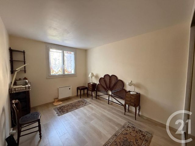 Appartement F4 à vendre - 5 pièces - 83.61 m2 - GENNEVILLIERS - 92 - ILE-DE-FRANCE - Century 21 L'Ami Immobilier Conseil