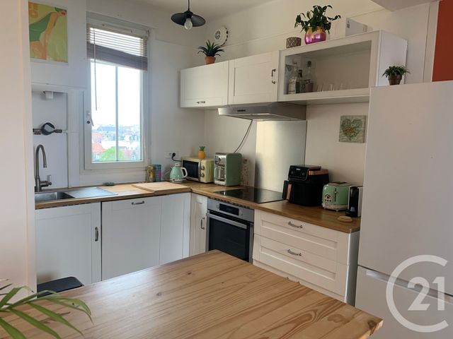 Appartement F2 à louer - 2 pièces - 37.39 m2 - BOIS COLOMBES - 92 - ILE-DE-FRANCE - Century 21 L'Ami Immobilier Conseil