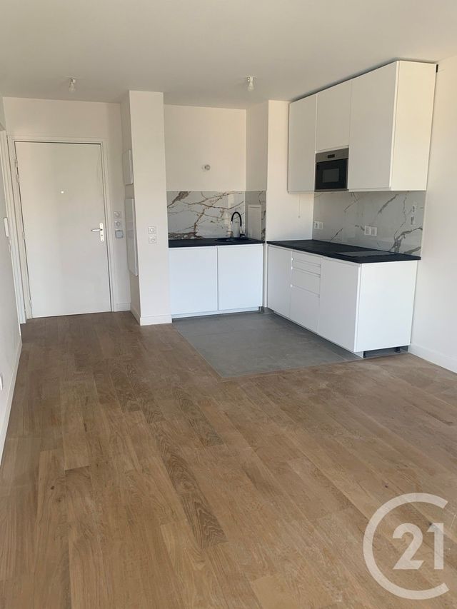 Appartement F2 à louer - 2 pièces - 40.14 m2 - SURESNES - 92 - ILE-DE-FRANCE - Century 21 L'Ami Immobilier Conseil