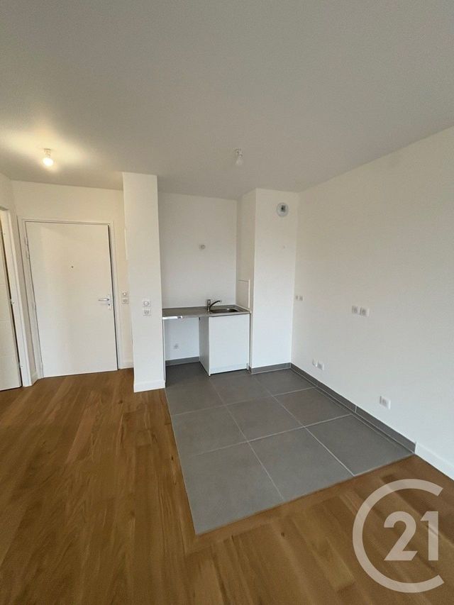 Appartement F2 à louer - 2 pièces - 40.14 m2 - SURESNES - 92 - ILE-DE-FRANCE - Century 21 L'Ami Immobilier Conseil