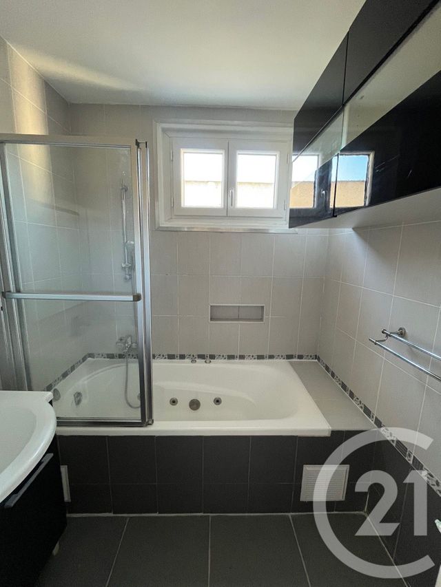 Appartement T3 à louer - 3 pièces - 59.0 m2 - BOIS COLOMBES - 92 - ILE-DE-FRANCE - Century 21 L'Ami Immobilier Conseil