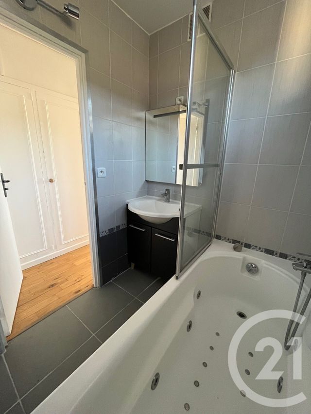 Appartement T3 à louer - 3 pièces - 59.0 m2 - BOIS COLOMBES - 92 - ILE-DE-FRANCE - Century 21 L'Ami Immobilier Conseil