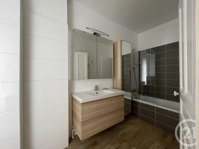 Appartement F3 à louer - 3 pièces - 84.43 m2 - COLOMBES - 92 - ILE-DE-FRANCE - Century 21 L'Ami Immobilier Conseil