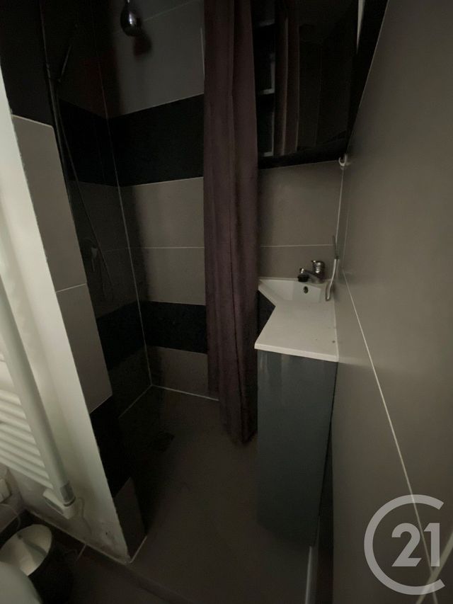Appartement Studio à louer - 1 pièce - 13.7 m2 - CLICHY - 92 - ILE-DE-FRANCE - Century 21 L'Ami Immobilier Conseil