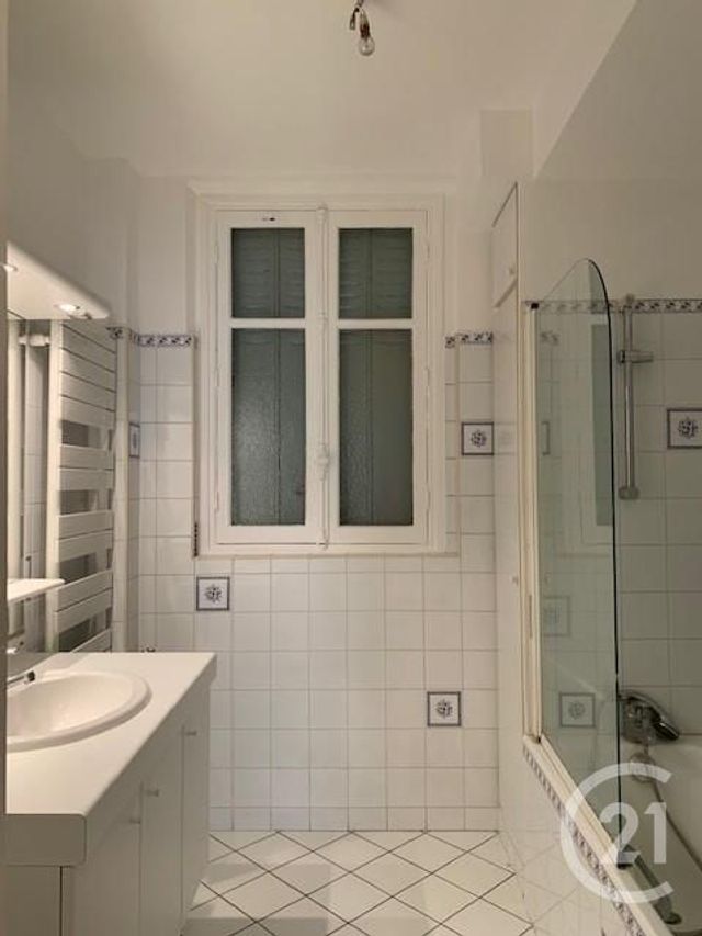 Appartement F3 à louer - 3 pièces - 60.0 m2 - COURBEVOIE - 92 - ILE-DE-FRANCE - Century 21 L'Ami Immobilier Conseil