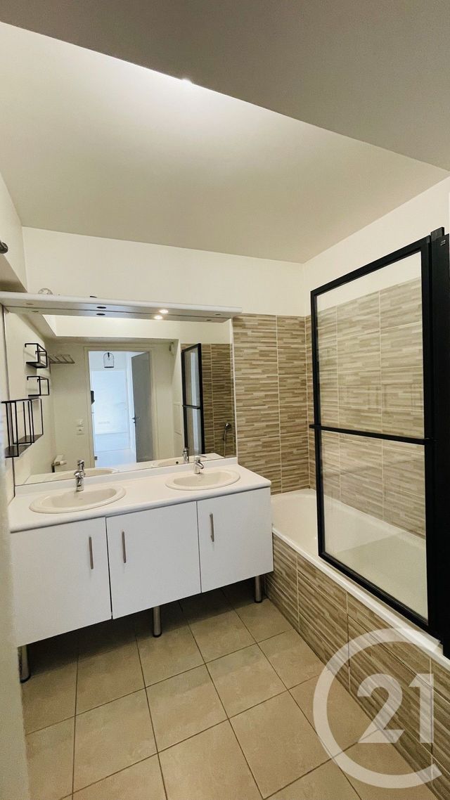 Appartement T4 à louer - 4 pièces - 78.2 m2 - AUBERVILLIERS - 93 - ILE-DE-FRANCE - Century 21 L'Ami Immobilier Conseil