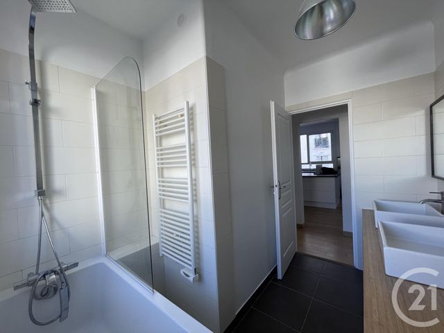 Appartement F3 à louer - 3 pièces - 62.37 m2 - LEVALLOIS PERRET - 92 - ILE-DE-FRANCE - Century 21 L'Ami Immobilier Conseil